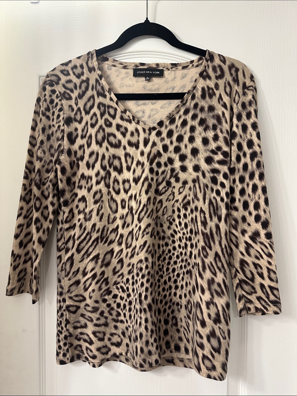 Jones New York Beige Leopard Print V-Neck 3/4 Sleeve Top